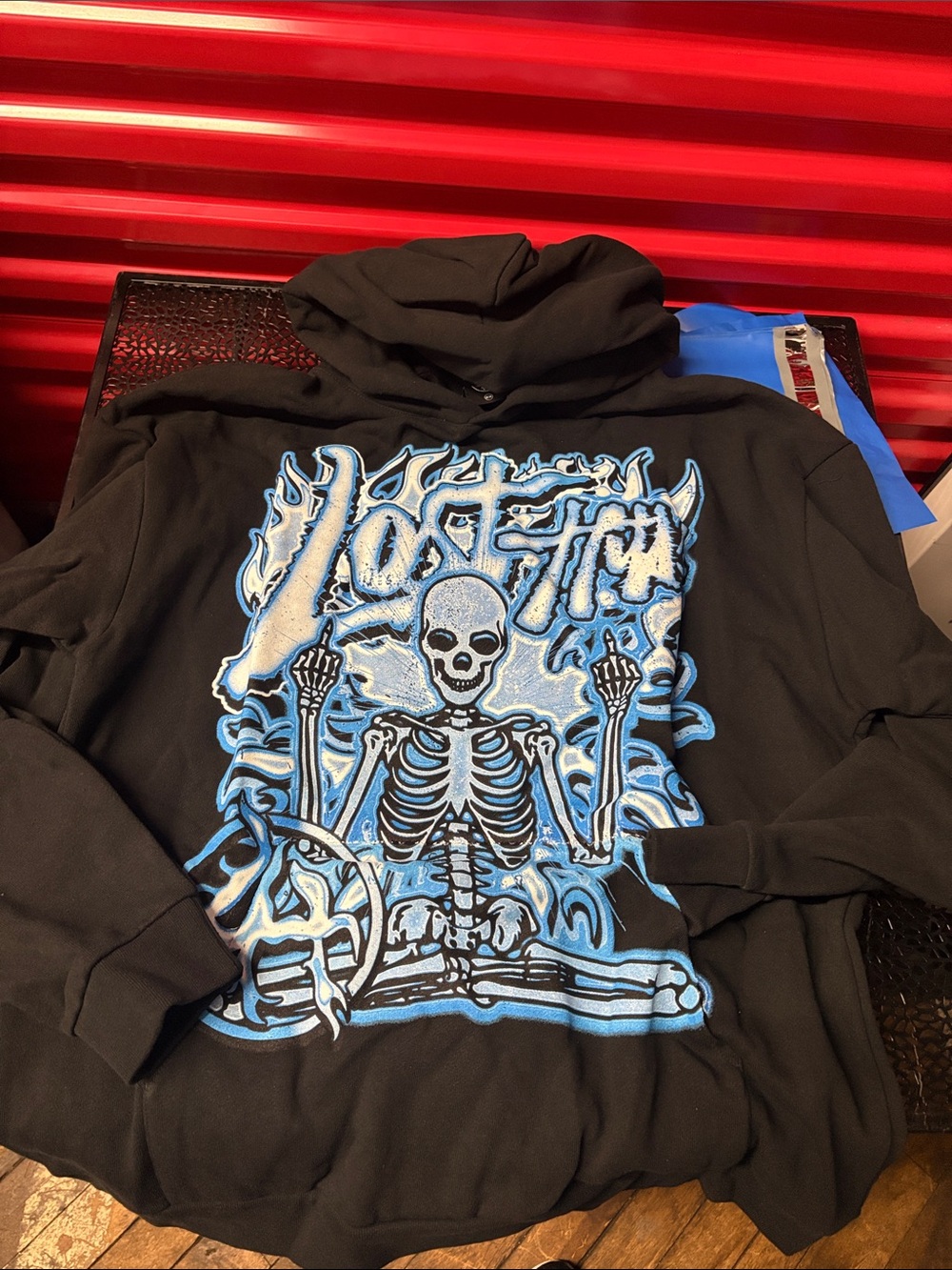 Lost Hills heavy duty, double side graphic logo hoodie, kangaroo pocket 2xL NWOT